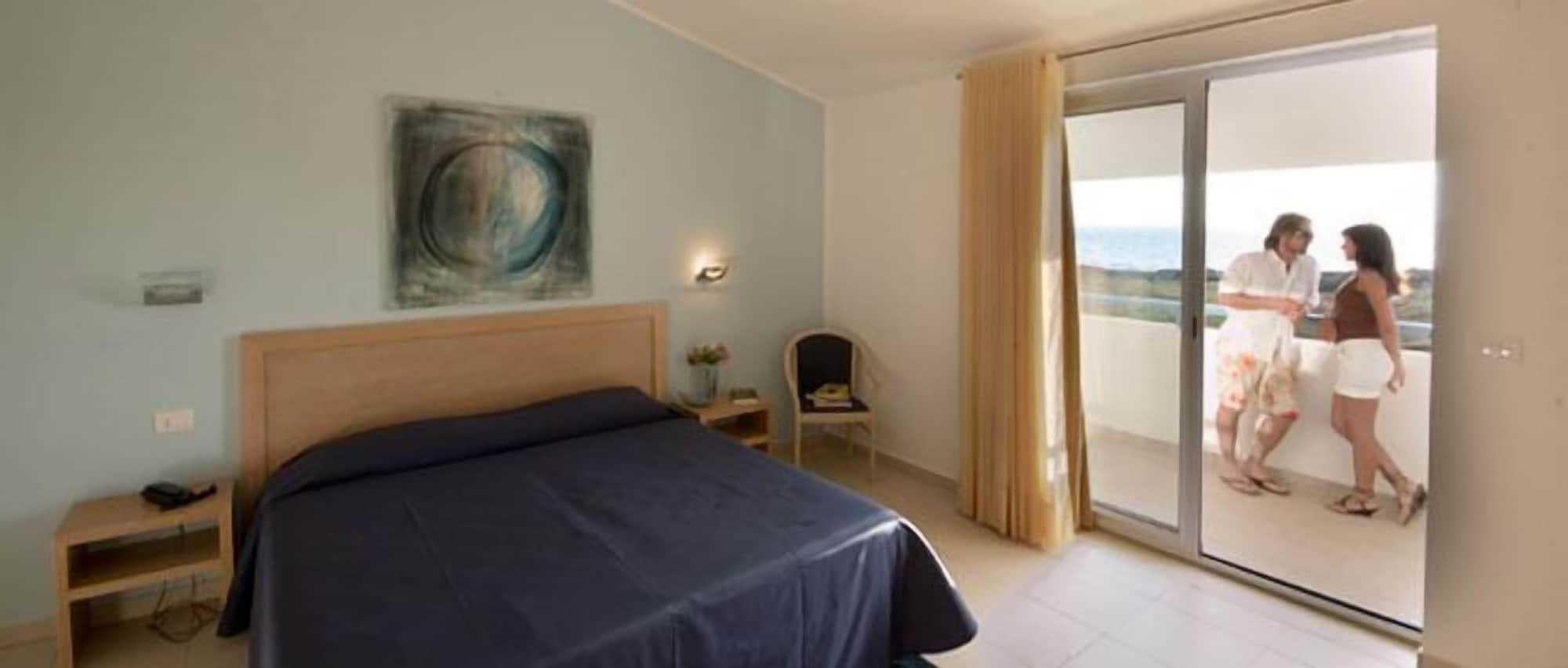 Parco Della Rocca Hotel Punta Braccetto Luaran gambar